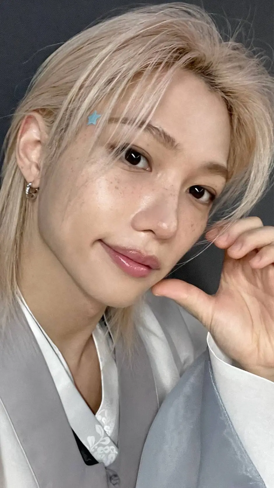 ai character: felixx background