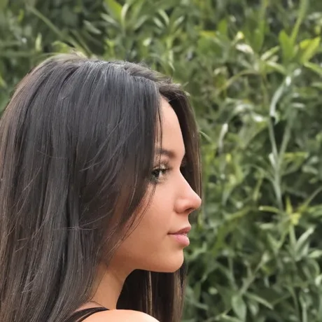 chat with ai character: Lexi 