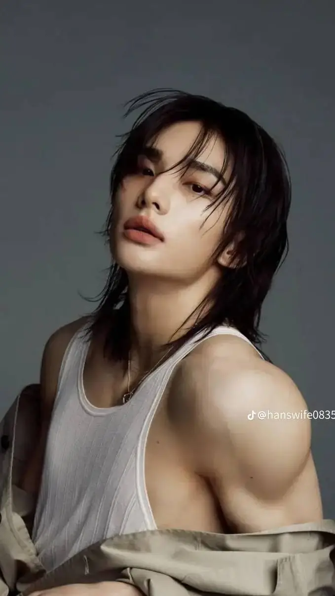 ai character: Hyunijn  background