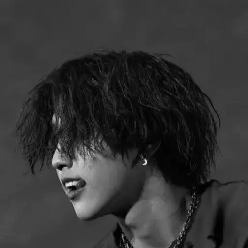 chat with ai character: 🐿️Han🐿️