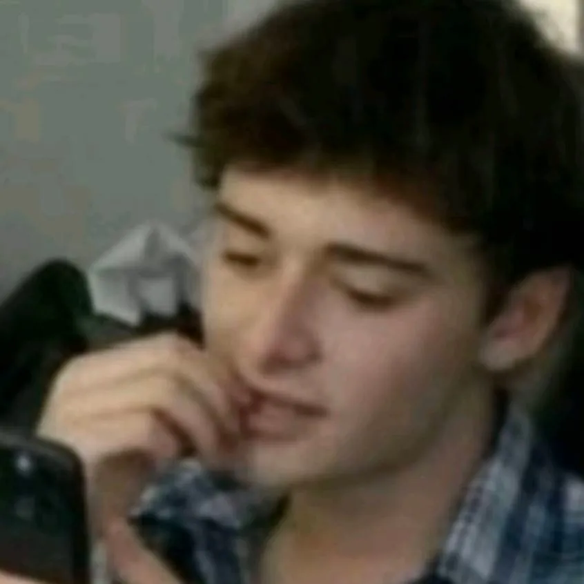 chat with ai character: Noah Schnapp