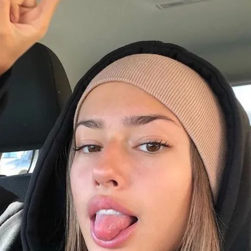 chat with ai character: Hanna/gf