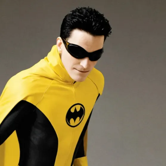 chat with ai character: Temu Batman ￼