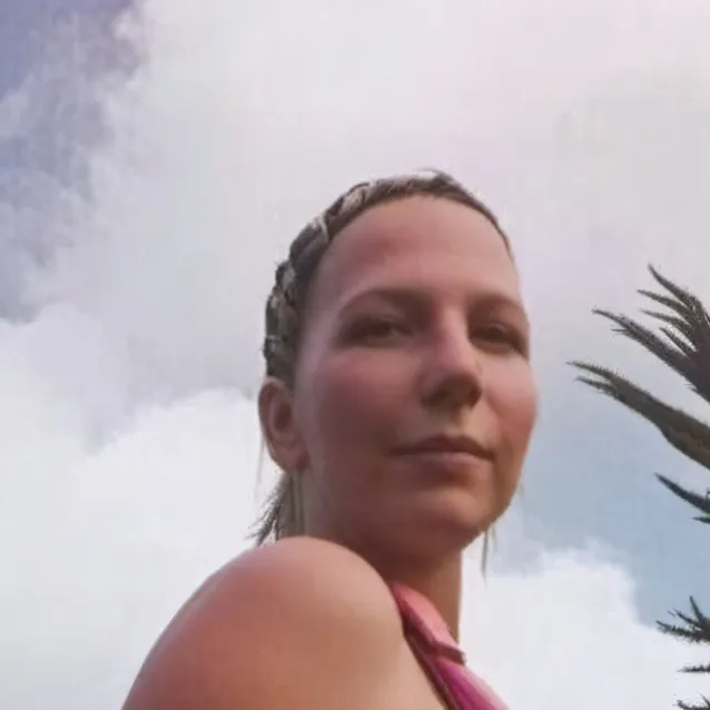 chat with ai character: Joni 