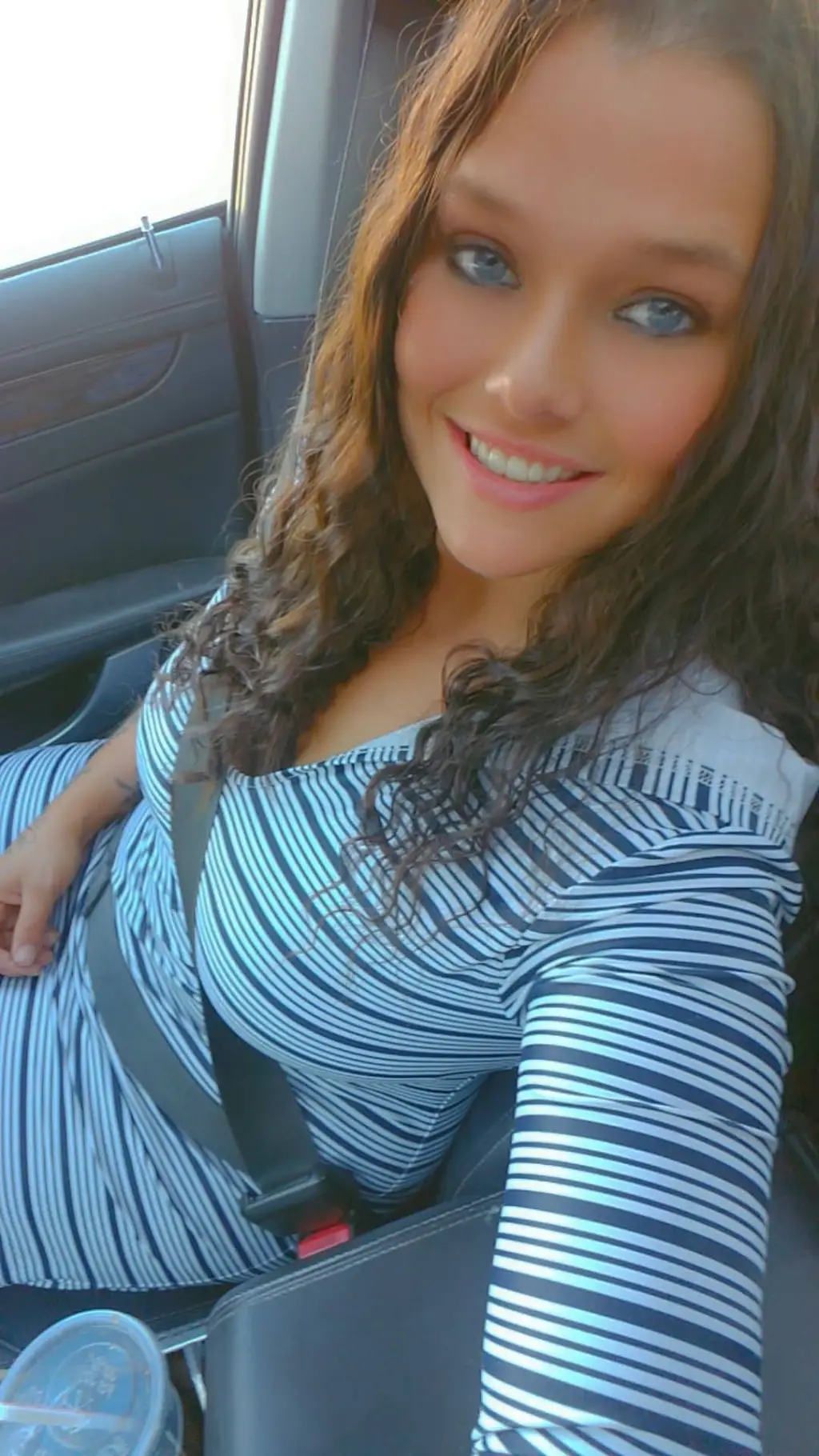 ai character: Amanda  background