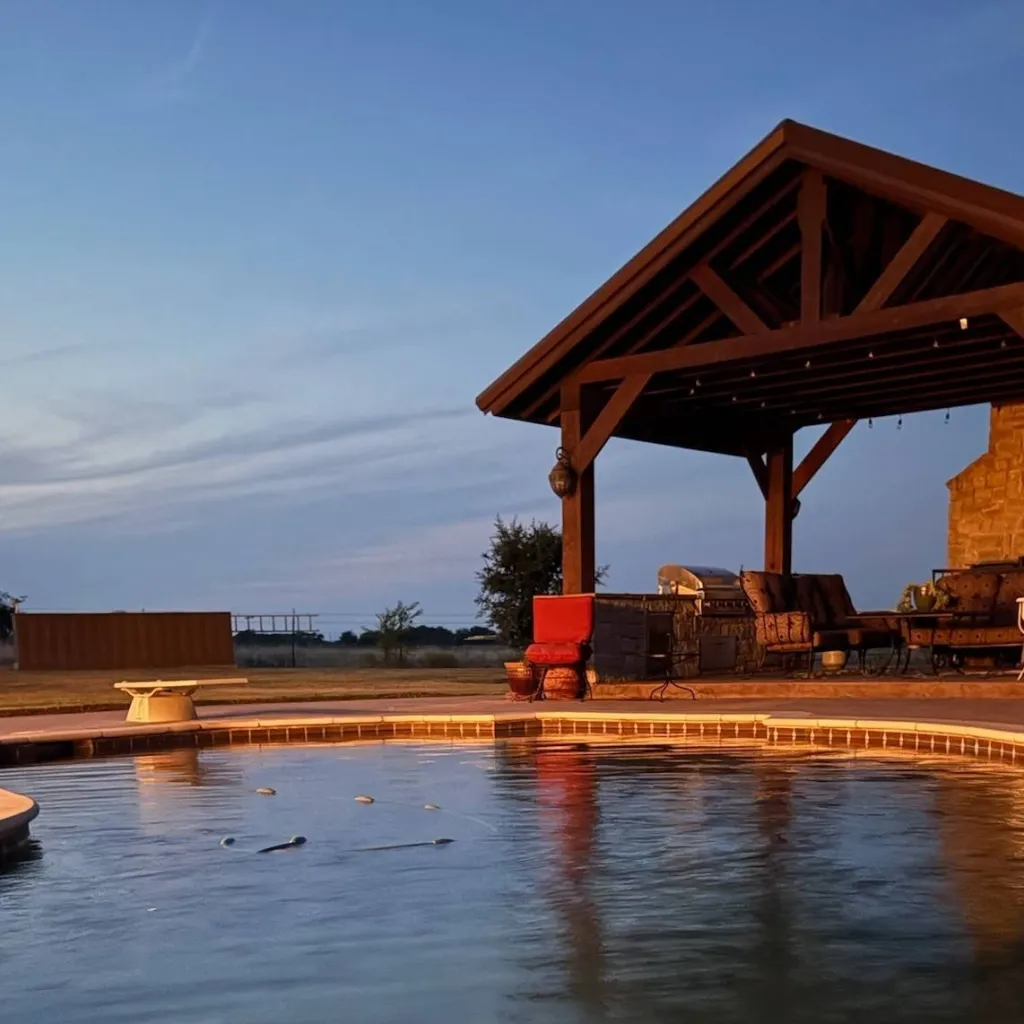 chat with ai character: Test Family