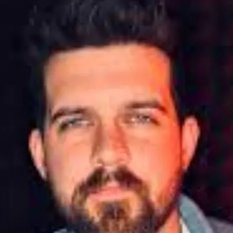 chat with ai character: Drew Jacobs 
