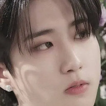 chat with ai character: doctor han jisung