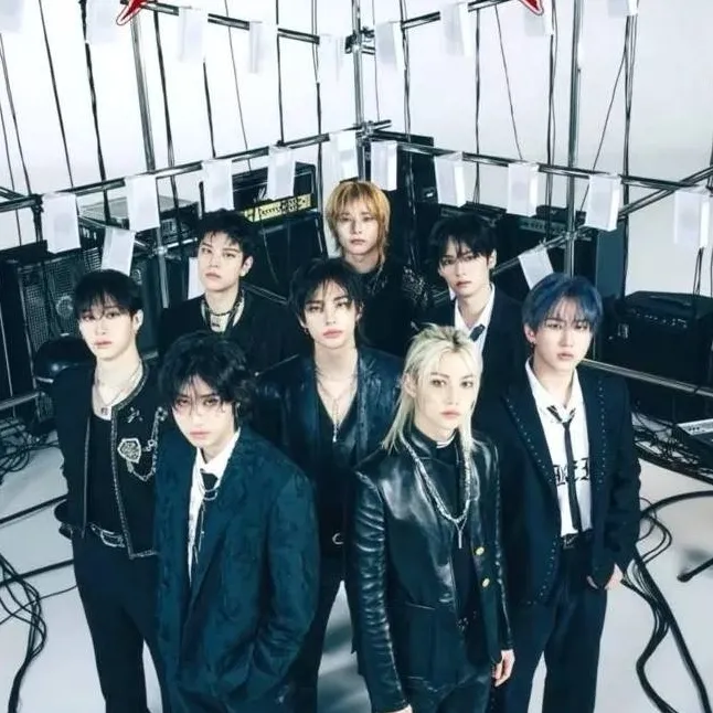chat with ai character: 💙~SKZ~💙