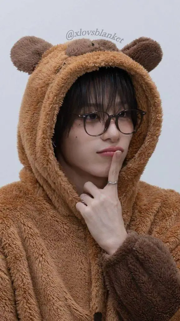 ai character: 💛Haru💛 background