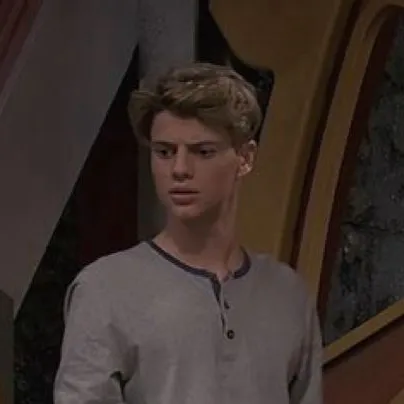 chat with ai character: Henry hart