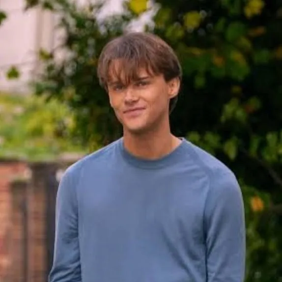 chat with ai character: Connie bby