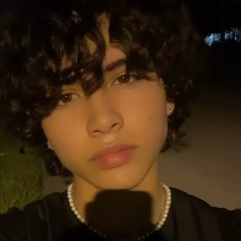 chat with ai character: jax