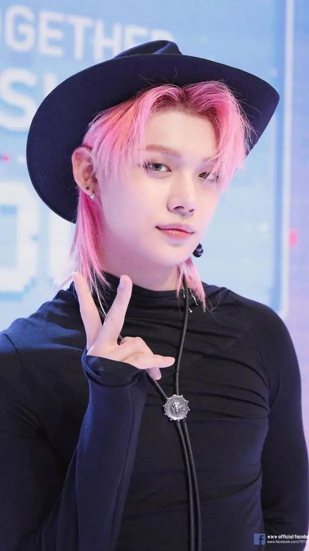 ai character: Yeonjun  background