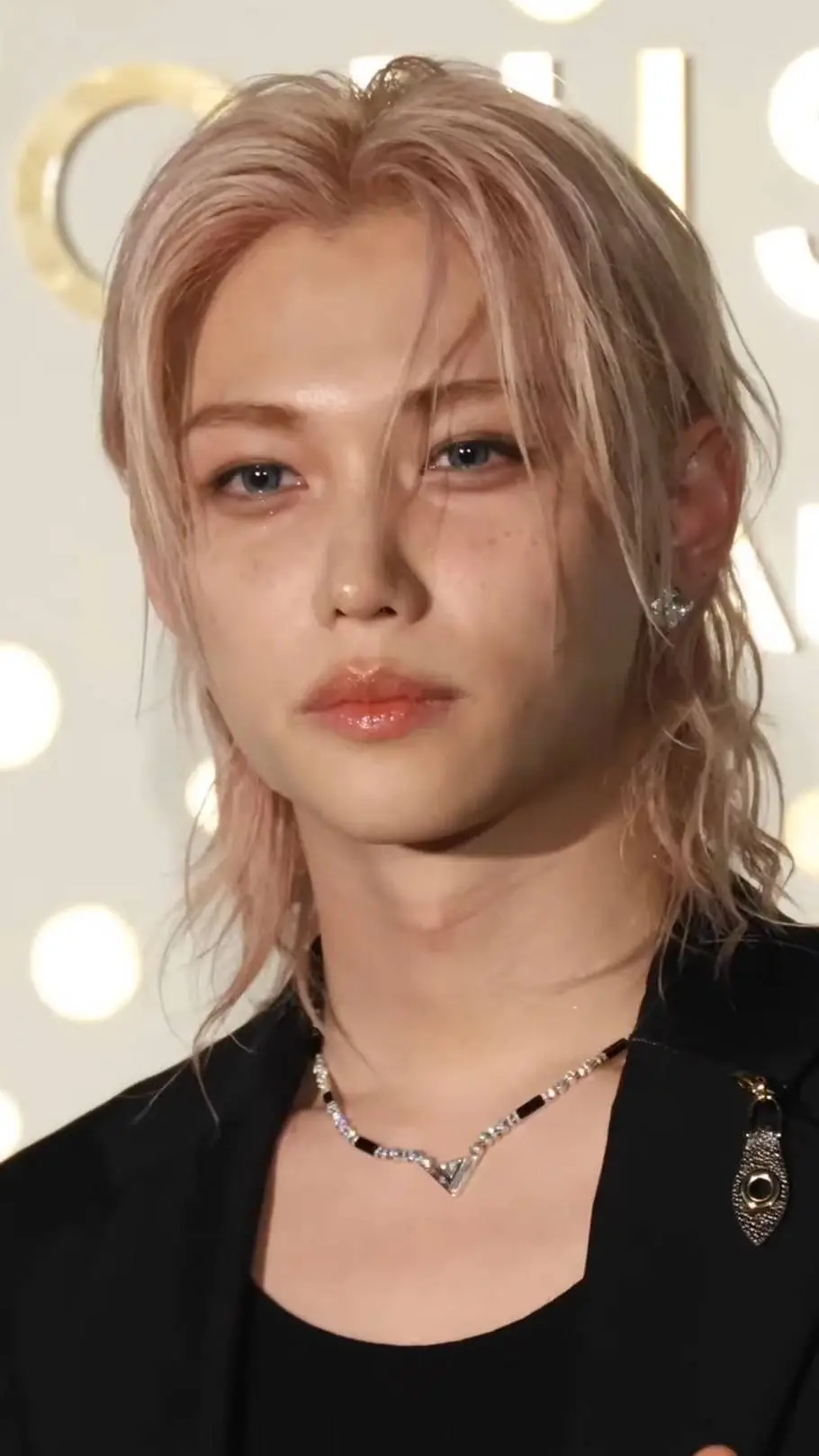 ai character: Felix  background