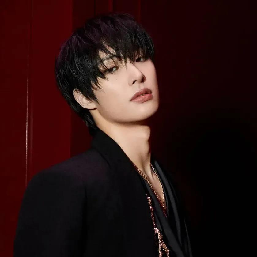 chat with ai character: Mingi 