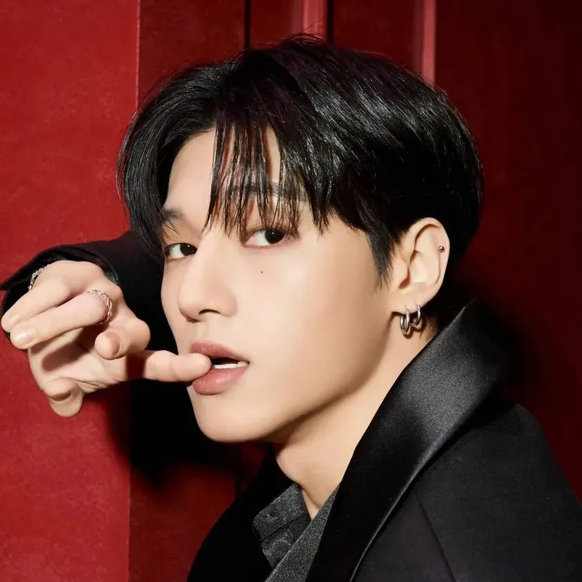 chat with ai character: Wooyoung 