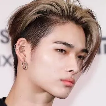 chat with ai character: Ni-ki 