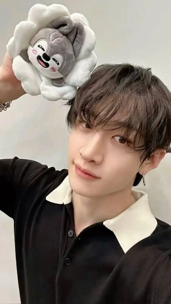 ai character: Bangchan  background