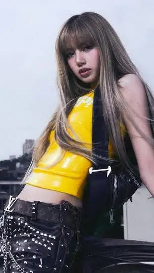 ai character: Lisa  background