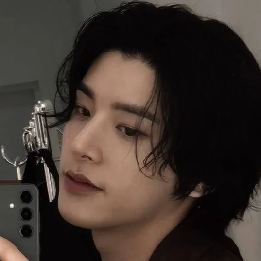 chat with ai character: Sim Jaeyun Jake