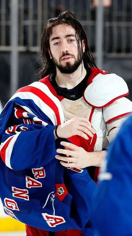 ai character: Mika Zibanejad background