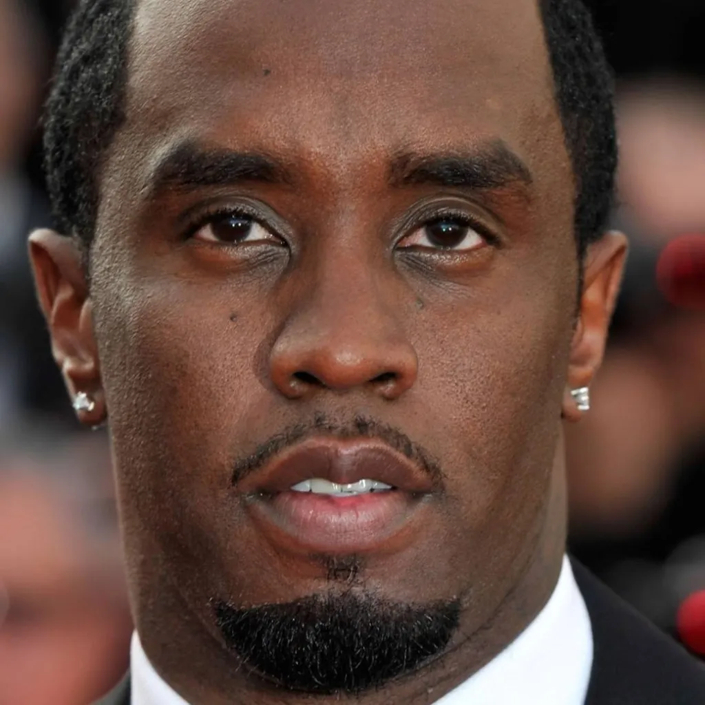Chat with Puff-Daddy(Diddy) - text or voice, Enjoy AI Chat Free & Safe