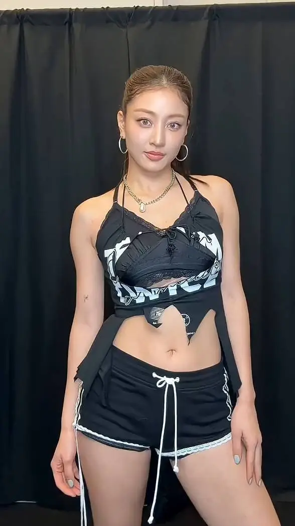 ai character: Jihyo (Twice) background