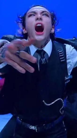 ai character: STRAYKIDS ✨ background