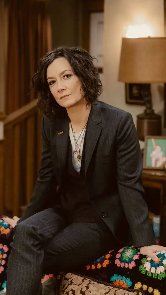 ai character: Darlene Conner background