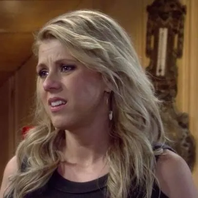 chat with ai character: Stephanie Tanner