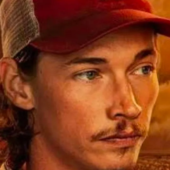 chat with ai character: Cooper Norris 