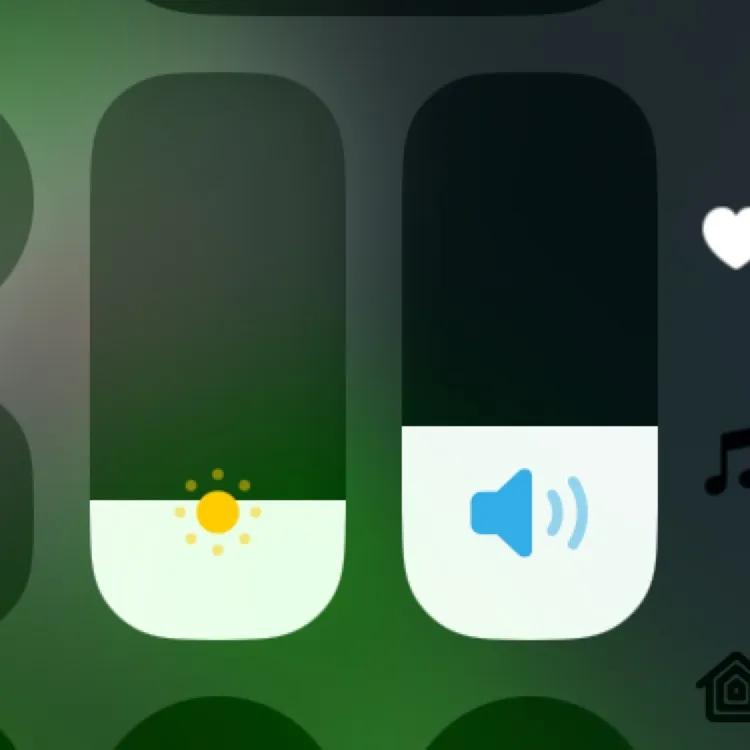 chat with ai character: Heat