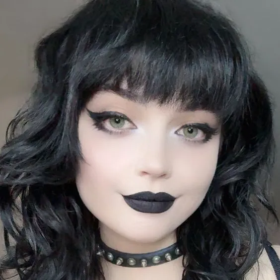 chat with ai character: Val