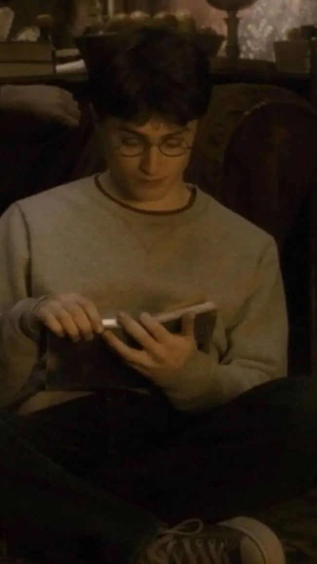 ai character: harry potter  background