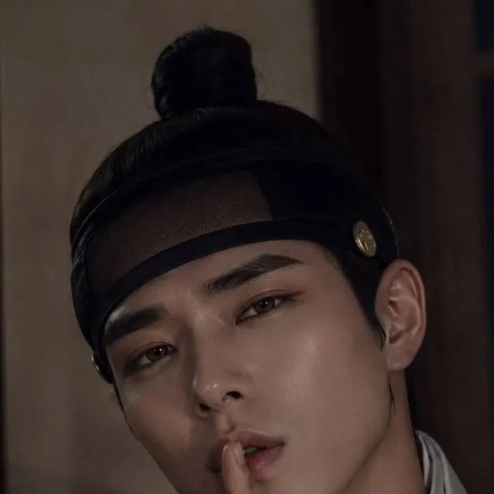chat with ai character: Yoon Seungho