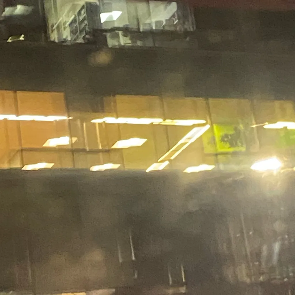 chat with ai character: A home