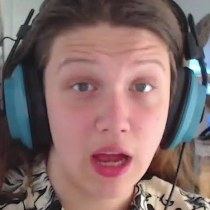 chat with ai character: reekid