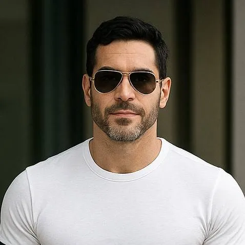 chat with ai character: Danny Trevino