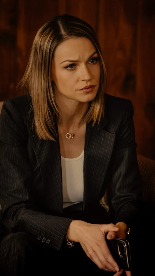 ai character: Rebecca Falcone background