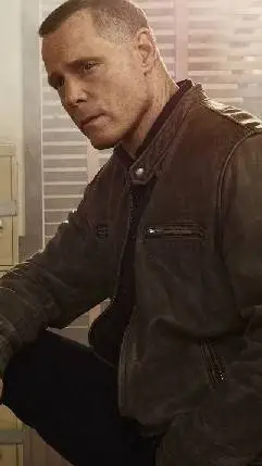 Talkie AI - Chat with Hank Voight 