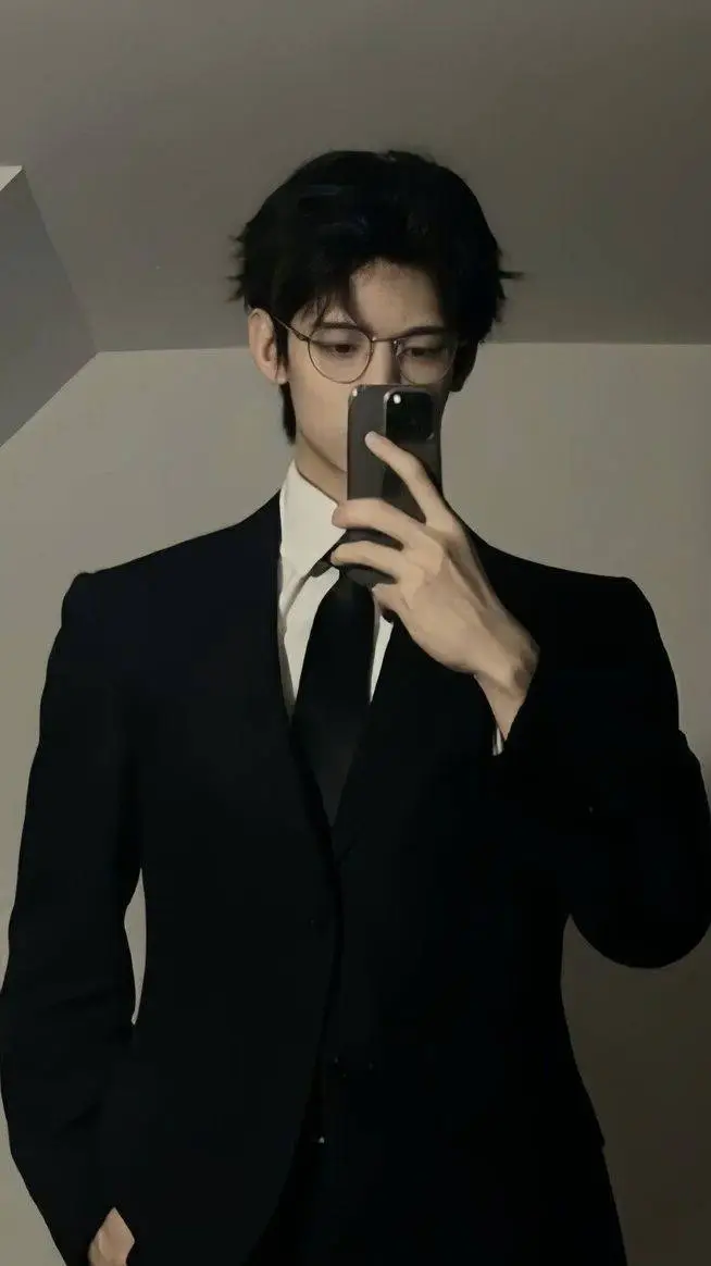 ai character: Ivan background