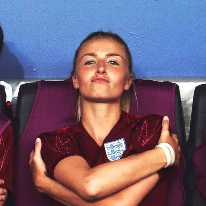 chat with ai character: Macey