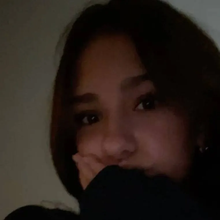 chat with ai character: Family of 8