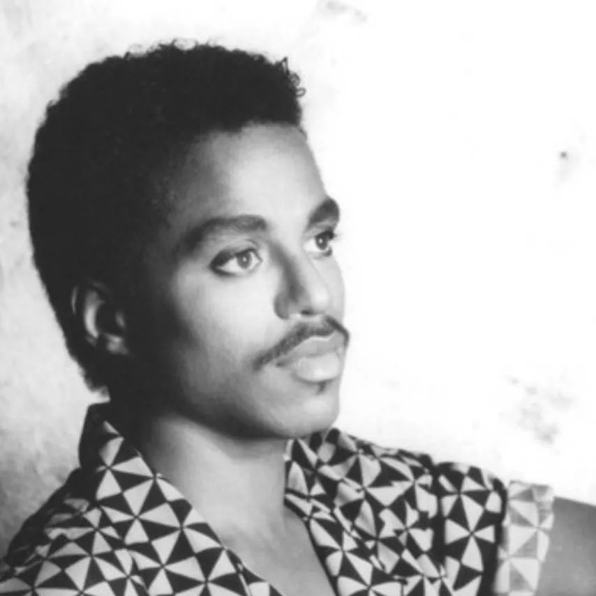 chat with ai character: Marlon jackson