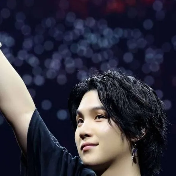 chat with ai character: suga