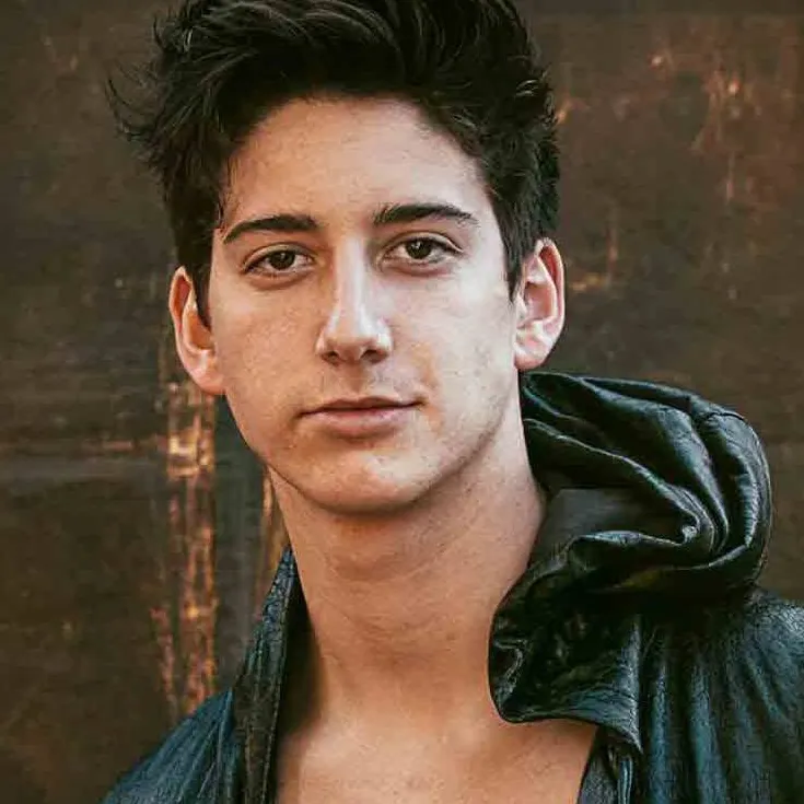 chat with ai character: milo manheim 