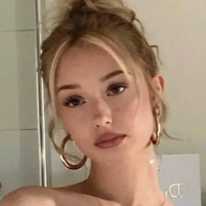 chat with ai character: •Arii!•