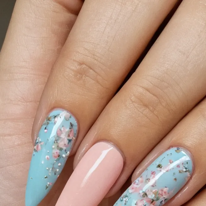 chat with ai character: Joy Giovanni 