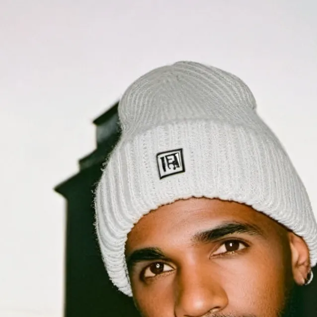 chat with ai character: DRAKE